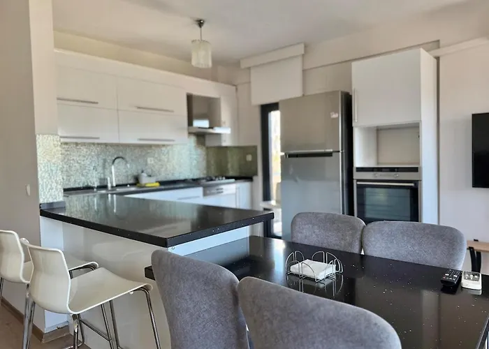 Deniz Manzarali, Plaja 100 Metre, Luks 3 Мармарис